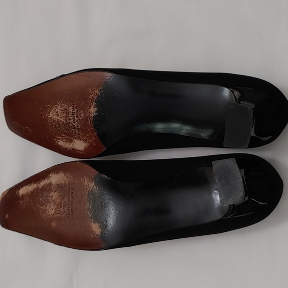 Stuart Weitzman Women's Size 8.5 Slipon 1.5 inch heel shoe - Picture 9 of 10